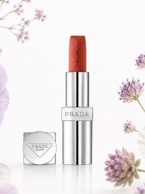 Prada Optimizing Care Lip Balm in the shade U011 - Noisette